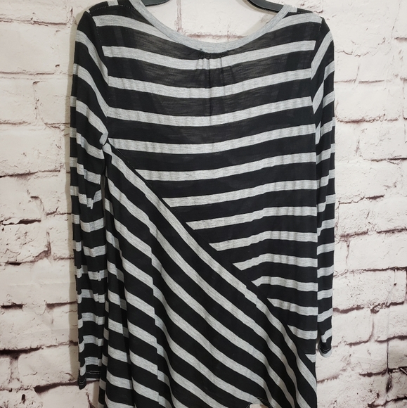 Ella Moss Asymmetrical Tunic Shirt - Picture 2 of 3